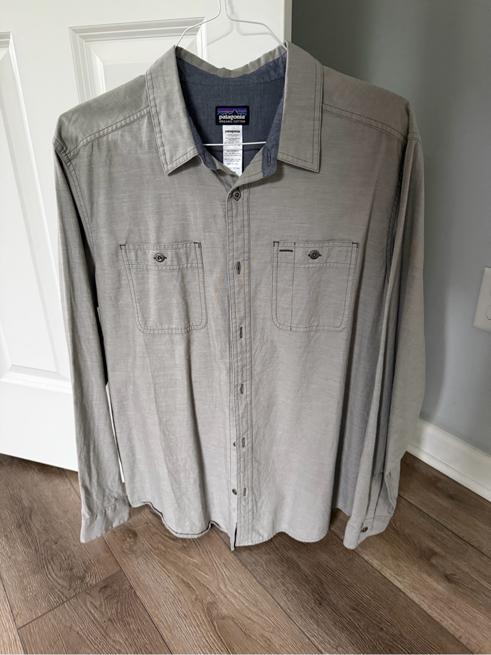 Patagonia Men’s Button-Down Shirt in Light Gray